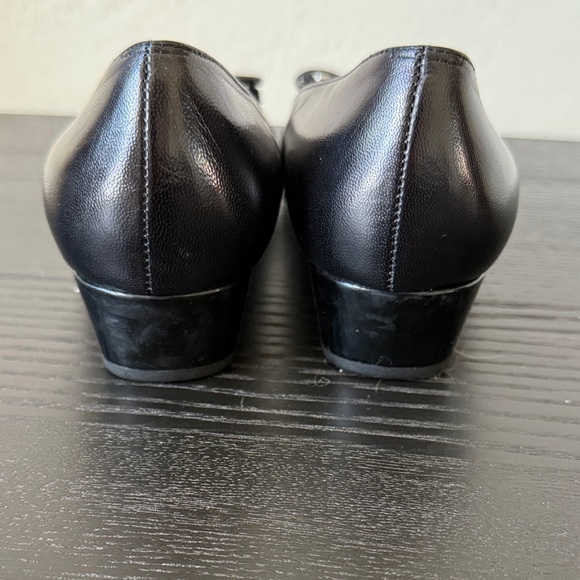 Ros Hommerson Black Leather Heels with Silver Bow Detail 9W - Picture 7 of 11